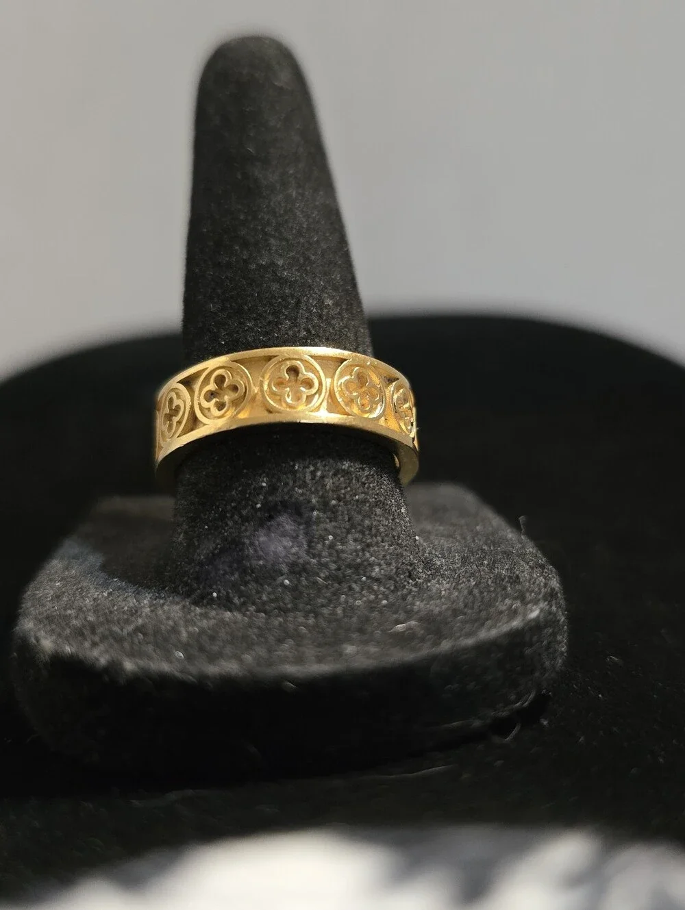 Humilis Gold Plated Sterling band ring with Palazzo Ducale quadrilob flower s7.5